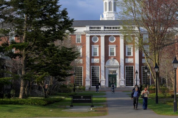 Why Harvard Decided to Challenge Donald Trump – The New Yorker