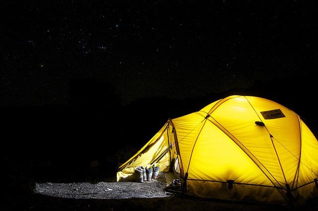 ICE’s Controversial Move: Expanding Tent Jails for Immigrants – What Are the Risks?