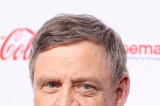 Mark Hamill Reveals How His Wife’s Insightful Words Kept Him from Leaving the U.S. After Trump’s Victory