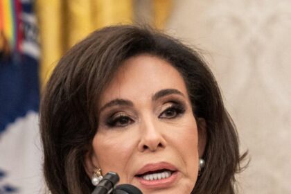 Unearthed Texts Reveal Jeanine Pirro’s Bold Praise for Trump and Surprising Critique of Hannity at Fox