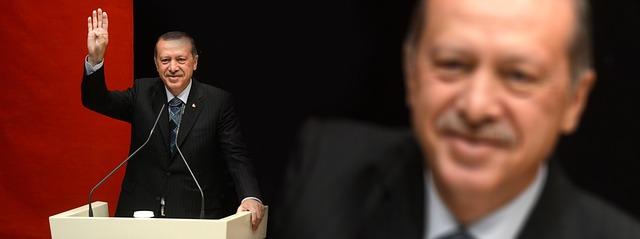 How Humor Fuels the Connection Between Populist Politicians and Voters
