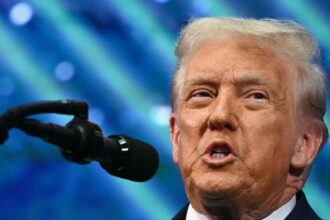 Trump Welcomes Trick-or-Treaters for a Spooktacular Halloween at the White House!