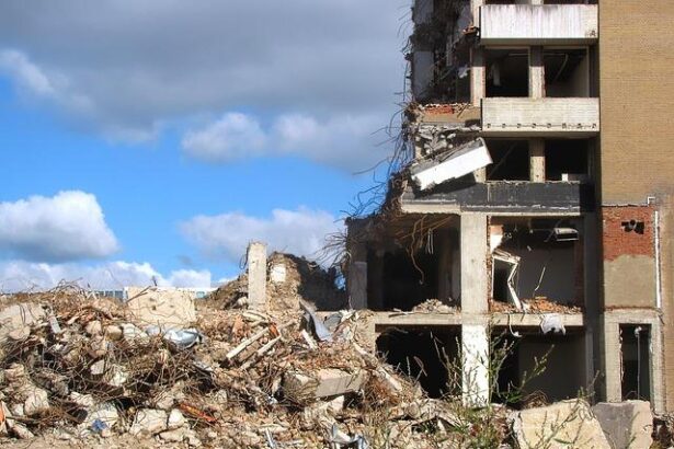 Transforming Tradition: The Controversial Plan to Replace the White House East Wing with a Grand Ballroom