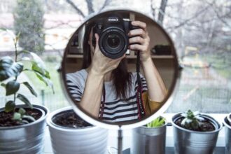 Suspect Snapped Mirror Selfie Moments Before White House Correspondents’ Dinner Shooting

Other tone options:
– Mirror Selfie Captured Just Before Shooting at White House Correspondents’ Dinner
– Man Allegedly Took Selfie Moments Before WHCA Dinner Shooti