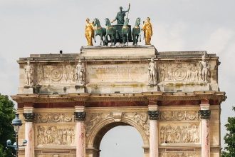 Trump says triumphal arch to be used for snipers, drones