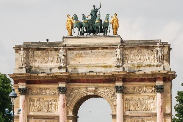 Trump says triumphal arch to be used for snipers, drones